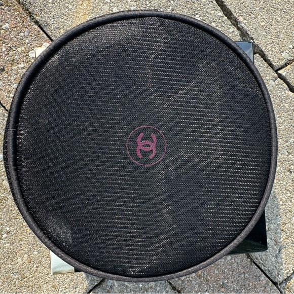 Chanel Collection of 5 Essential Mini Brushes - Picture 5 of 10